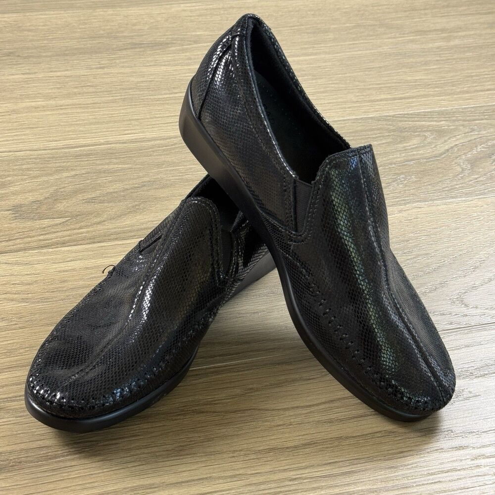 SAS Shoes Women 9.5M Black Dream Comfort Loafer Snake Print Tripad Walking
